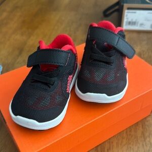 Nike Infant Black and Red Sneakers